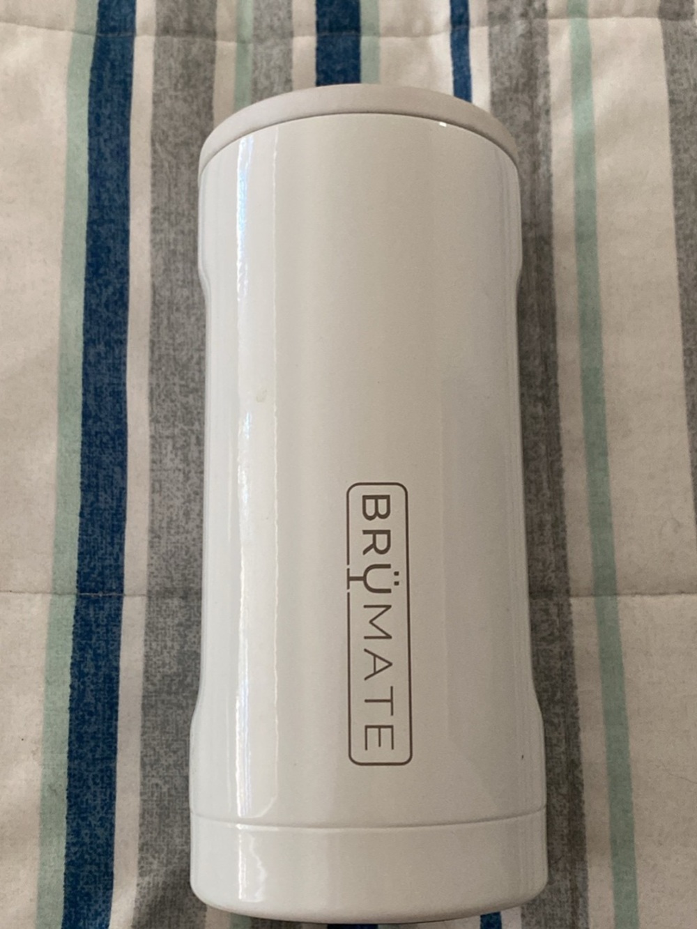 Brúmate can cooler
